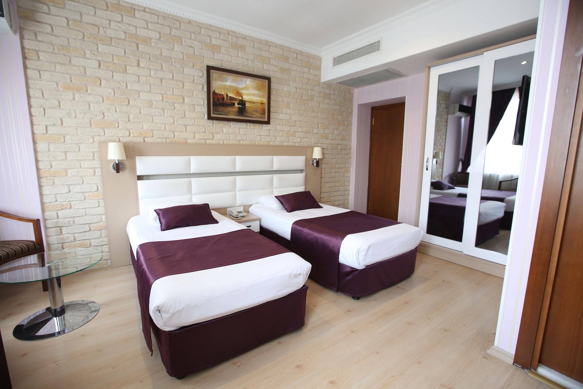 Nil Hotel อิสตันบูล ภายนอก รูปภาพ