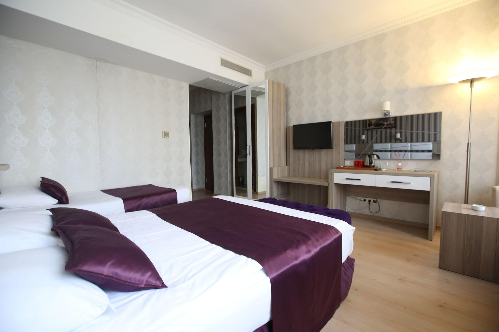 Nil Hotel อิสตันบูล ภายนอก รูปภาพ