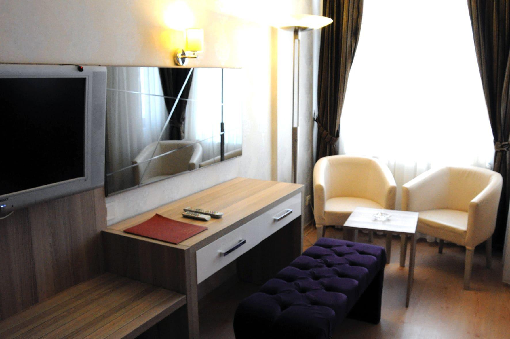 Nil Hotel อิสตันบูล ภายนอก รูปภาพ
