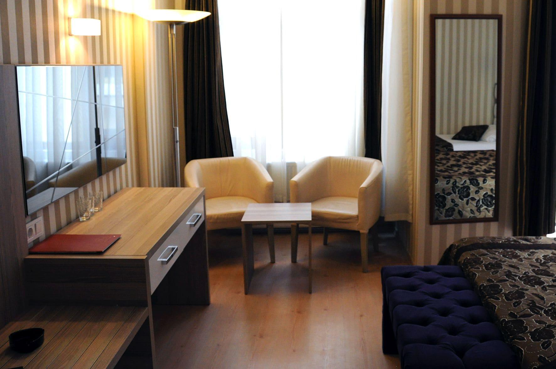Nil Hotel อิสตันบูล ภายนอก รูปภาพ