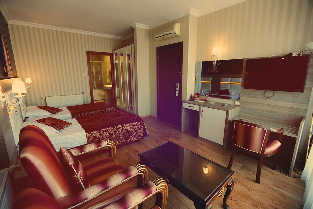 Nil Hotel อิสตันบูล ภายนอก รูปภาพ
