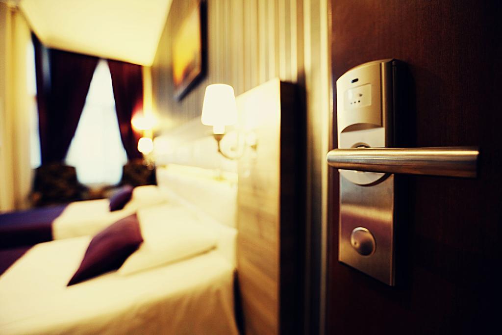 Nil Hotel อิสตันบูล ภายนอก รูปภาพ