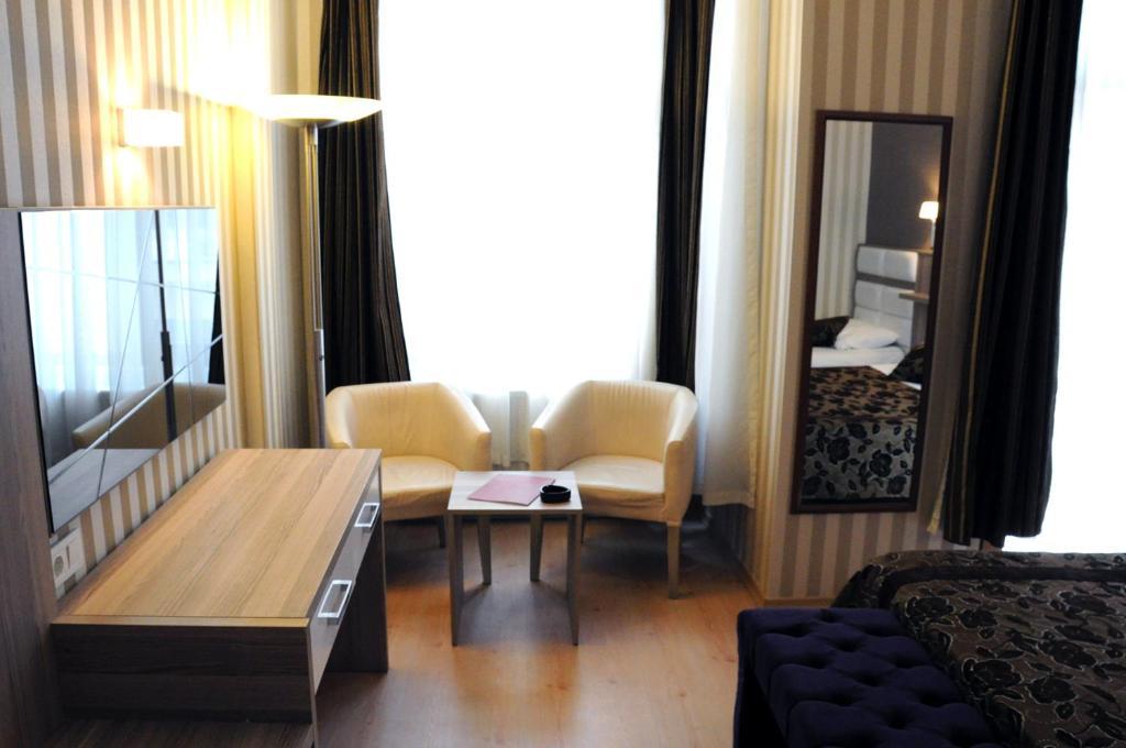 Nil Hotel อิสตันบูล ภายนอก รูปภาพ