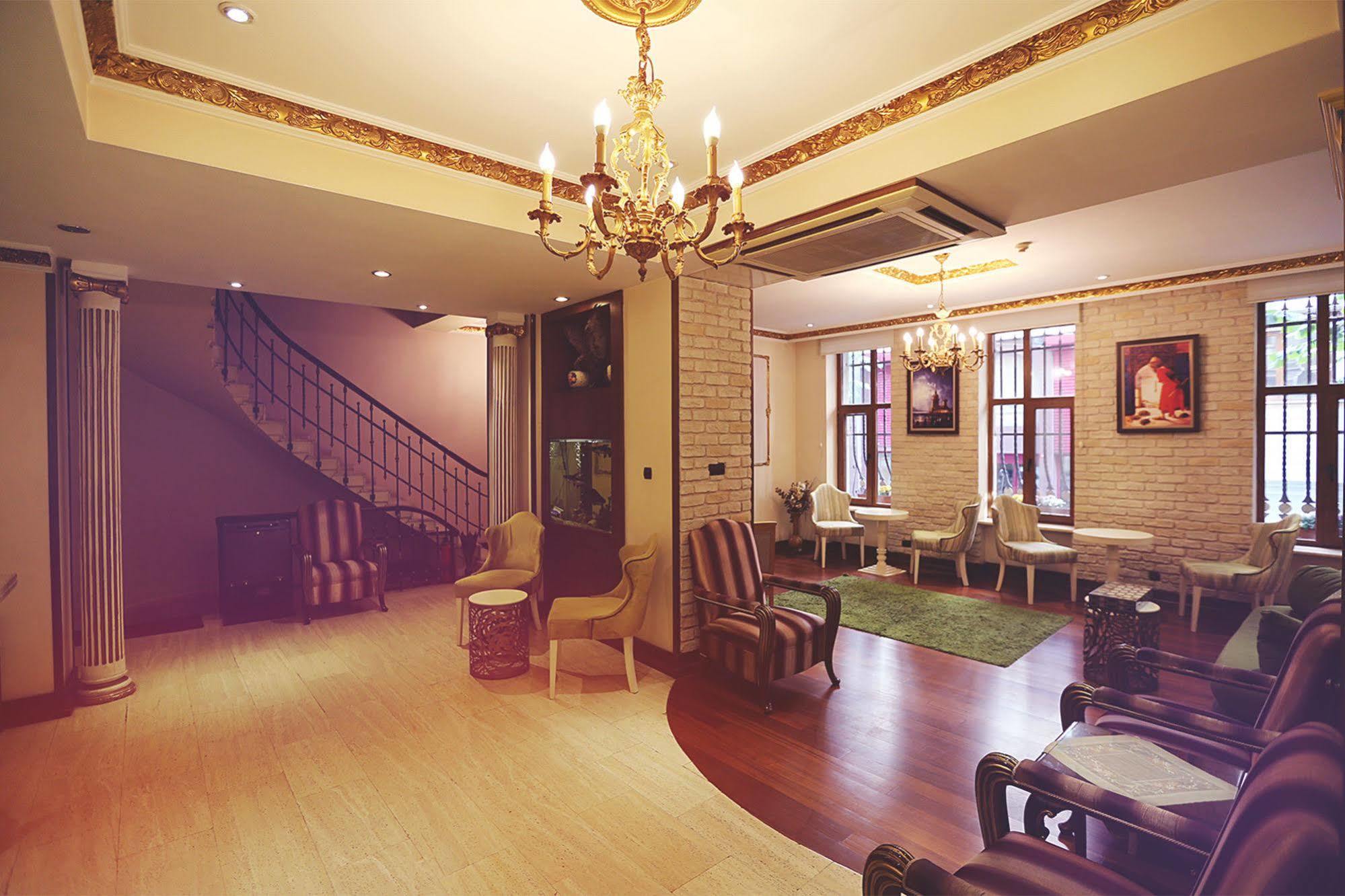 Nil Hotel อิสตันบูล ภายนอก รูปภาพ
